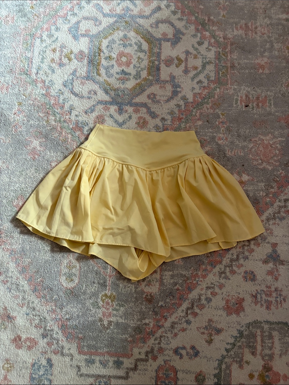 Women’s Butter Yellow Flowy Offline by Aerie Athletic shorts
